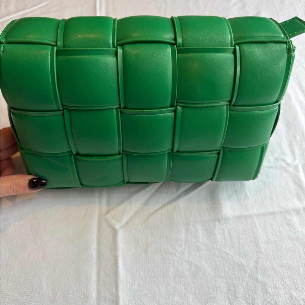 Elegant Green Woven handbag